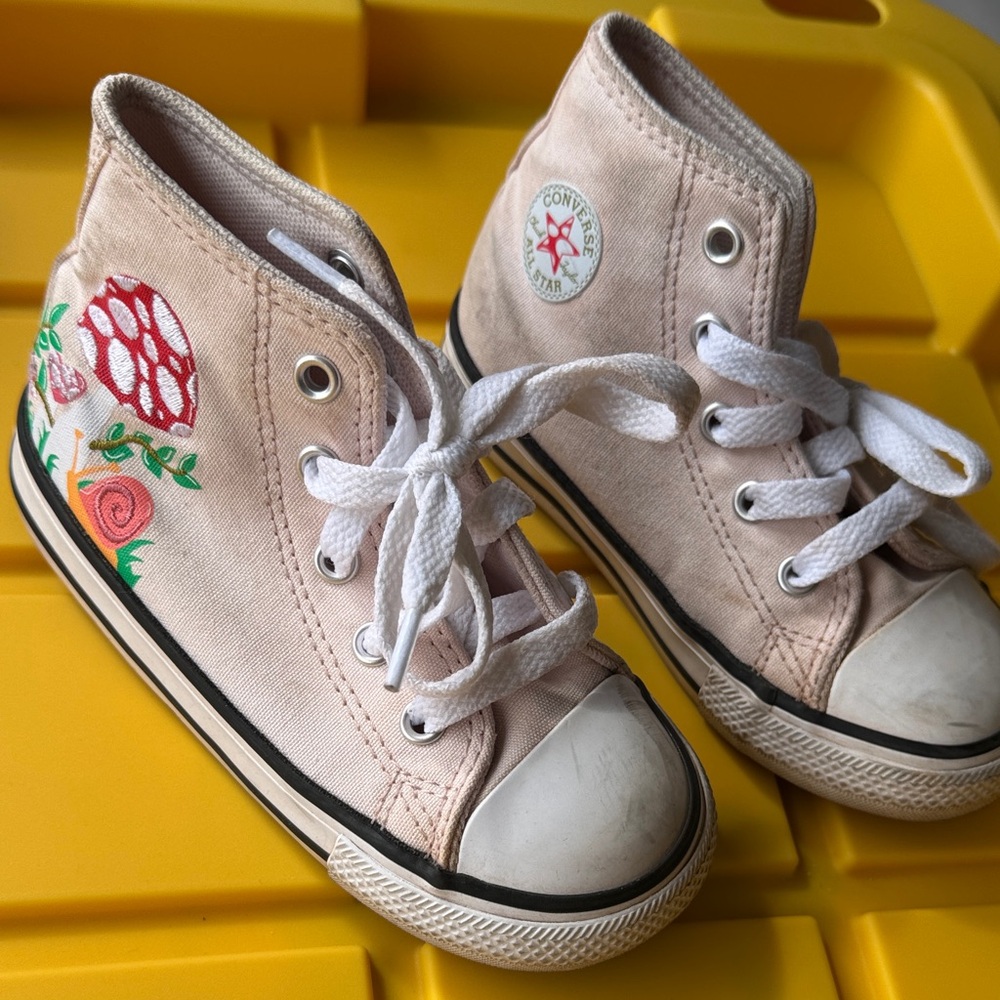 Converse Kids High-Top Sneakers - Light Brown with Floral Embroidery